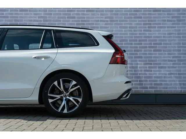 Volvo V60 T6 Recharge AWD R-Design 2020 Hybride Benzine 15