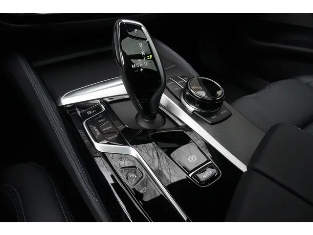 BMW 5 Serie Touring 530e xDrive 2023 Hybride Benzine 24