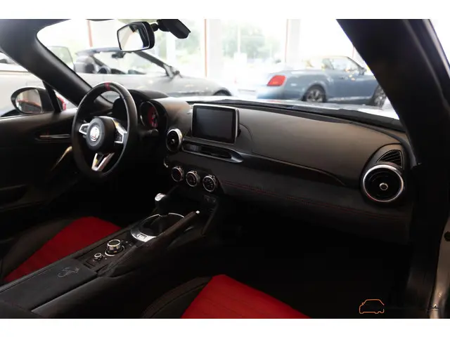 Fiat 124 Spider 1.4 MultiAir Turbo Abarth 2018 Benzine 36
