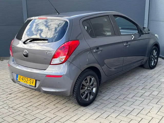 Hyundai i20 1.2 HP i-Motion / Led / Airco 2014 Benzine 4