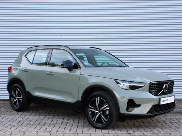 Volvo XC40 2.0 B4 Plus Dark 2024 Benzine 3