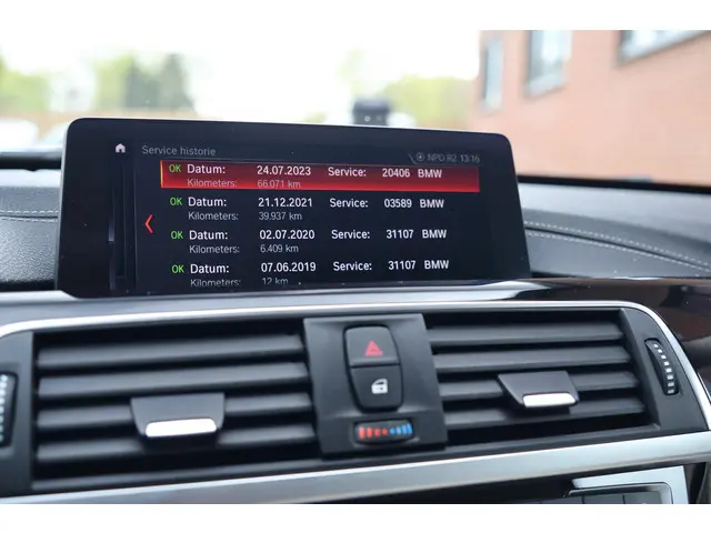 BMW 3 Serie GT 320i High Executive 2020 Benzine 47