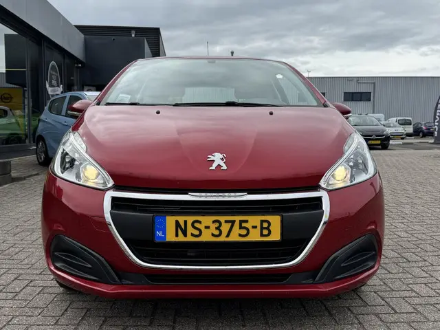 Peugeot 208 1.2 PureTech Active 2017 Benzine 12