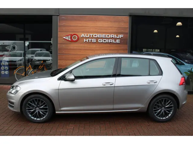 Volkswagen Golf 2