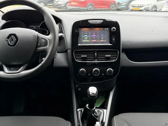 Renault Clio Estate 0.9 TCe Limited 2018 Benzine 10