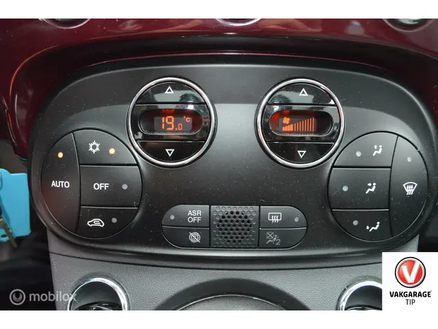 Fiat 500 0.9 TwinAir lounge Society Edition 2015 Benzine 17