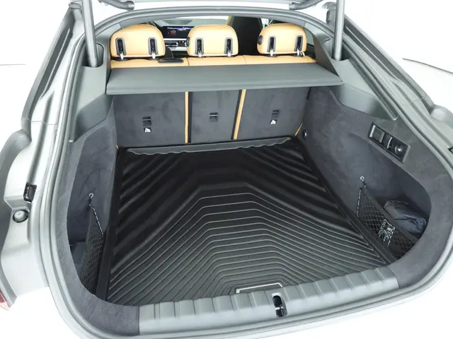 Alpina B4 ALPINA B4 Gran Coupe Allrad 2024 Benzine 9