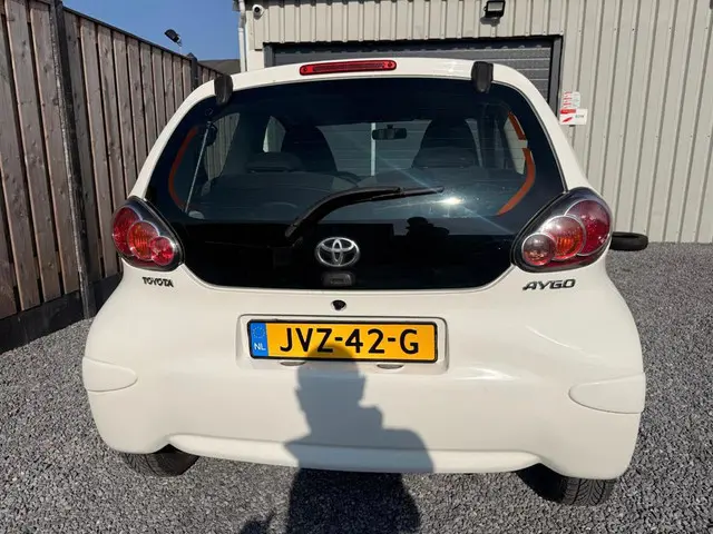 Toyota Aygo 1.0 VVT-i Xpress 2013 Benzine 3