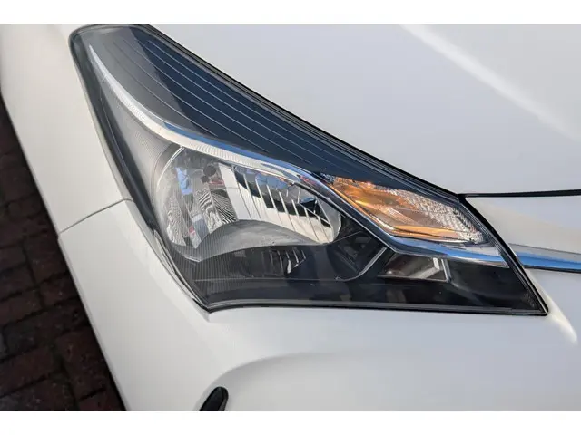 Toyota Yaris 1.5 VVT-i Design Red 2020 Benzine 13