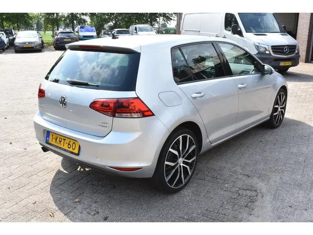 Volkswagen Golf 1.2 TSI Highline 2013 Benzine 32