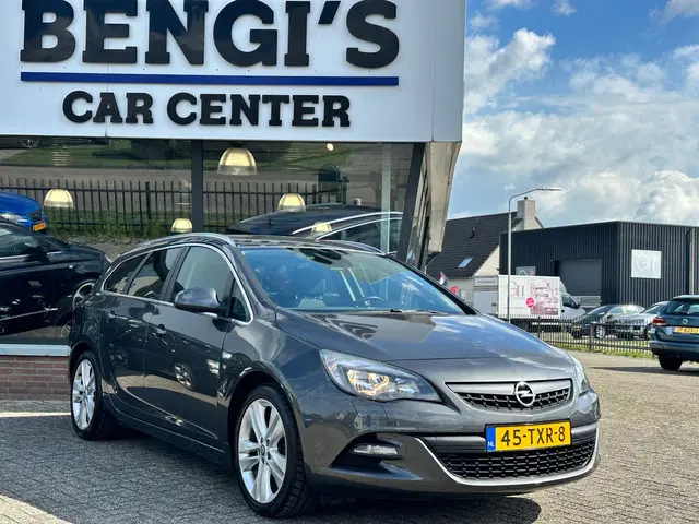 Opel Astra Sports Tourer 1.4 Turbo Sport 2012 Benzine 3