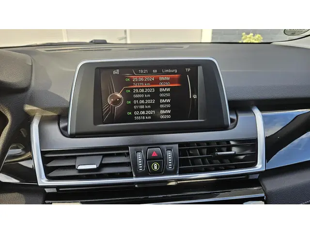 BMW 2 Serie Active Tourer 220i Sport Line 2015 Benzine 25