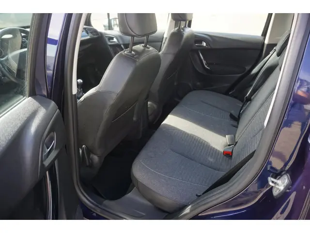 Citroën C3 1.2 PureTech Collection 2016 Benzine 8