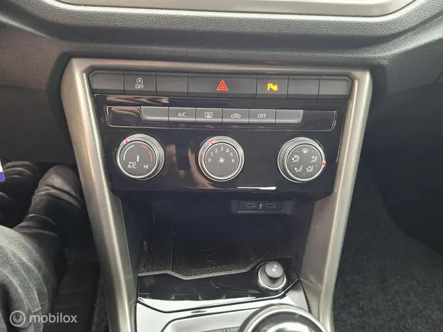 Volkswagen T-Roc 1.0 TSI Style Business 2021 Benzine 23