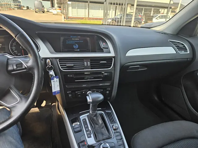 Audi A4 Avant 1.8 TFSI Advance 2015 Benzine 12