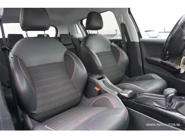 Peugeot 2008 1.2 PureTech GT-Line Automaat 2019 Benzine 20