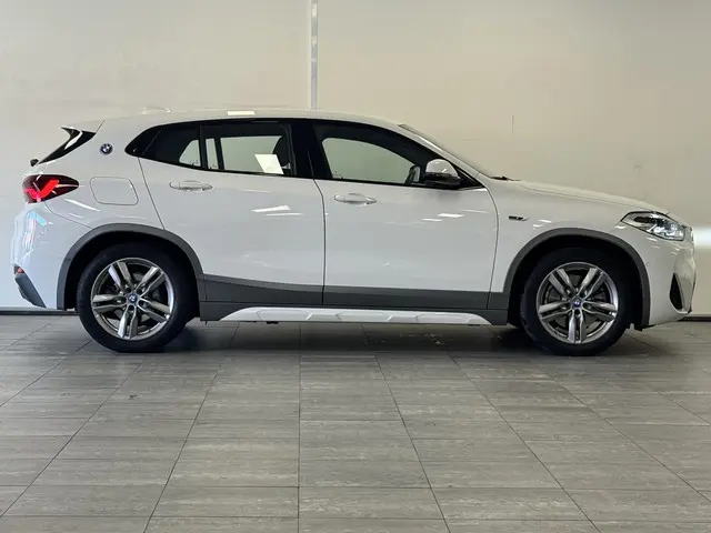 BMW X2 xDrive25e M-sport 2021 Hybride Benzine 7
