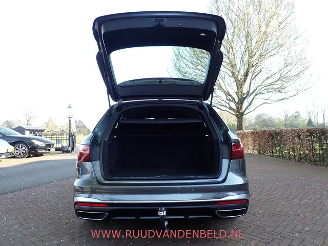 Audi A4 Avant 35TFSI S-LINE 2020 Hybride Benzine 31