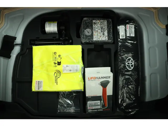 Toyota Aygo X Hybrid 115 play 2026 Hybride Benzine 32