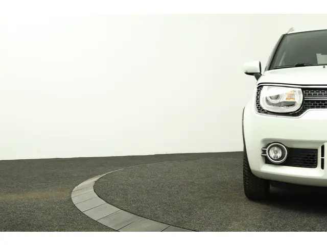 Suzuki Ignis 1.2 Stijl Smart Hybrid 2017 Benzine 36