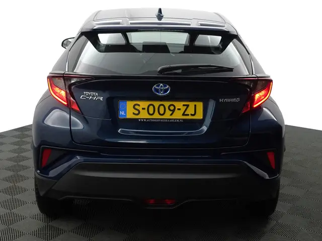 Toyota C-HR 1.8 Hybrid Active Aut- 2023 Hybride Benzine 25