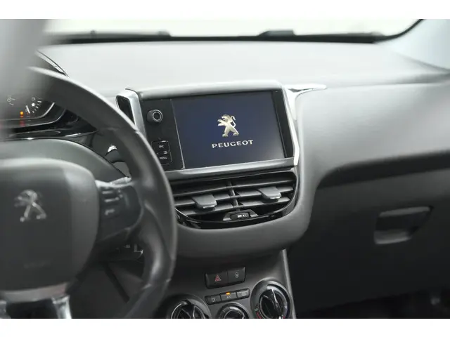 Peugeot 208 PureTech 82 Signature 2018 Benzine 41