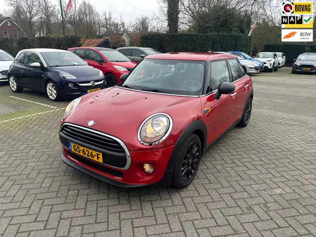 MINI One Mini 1.2 Business , navigatie 2015 Benzine