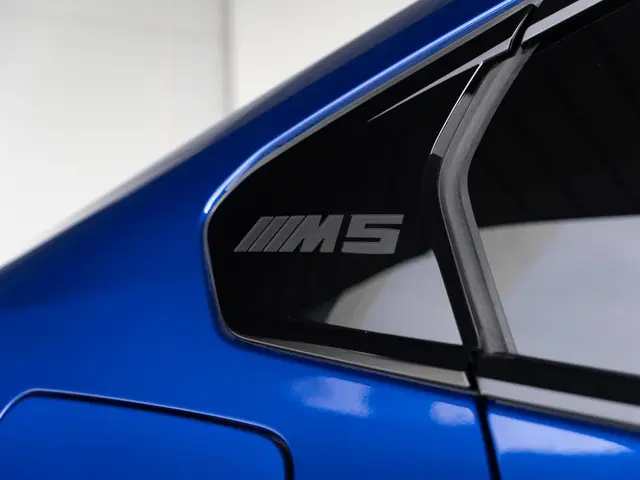 BMW M5 Sedan 2024 Hybride Benzine 22