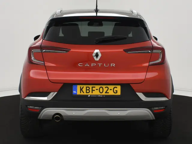 Renault Captur 1.3 TCe 140PK Intens AUTOM. 2021 Benzine 6