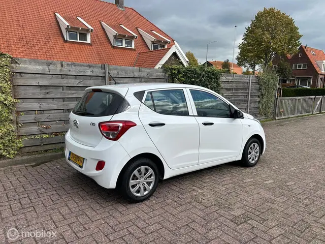 Hyundai i10 1.0i i-Drive 2016 Benzine 4