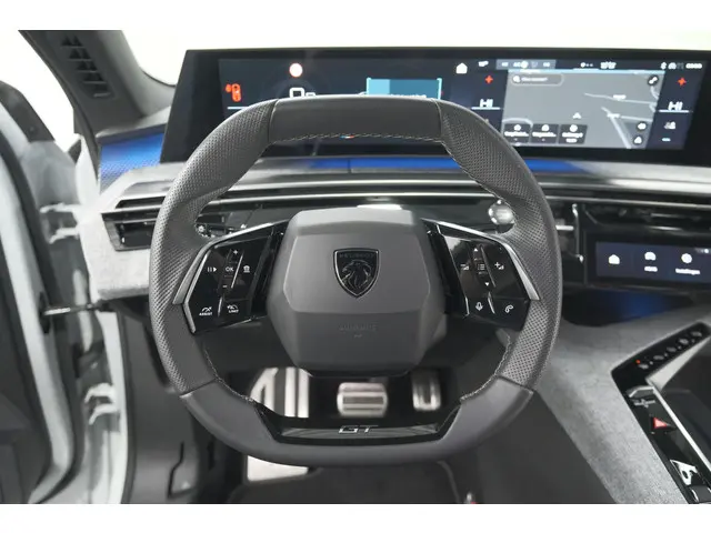 Peugeot 3008 1.2 Hybrid 136 GT 2024 Hybride Benzine 28