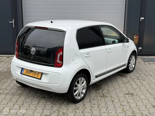 Volkswagen up! 1.0 high up! BlueMotion 2015 Benzine 16