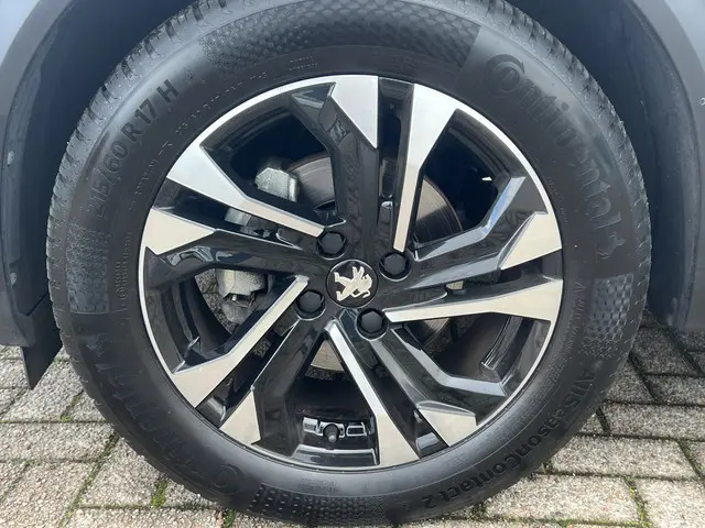 Peugeot 2008 1.2 Turbo 100 pk Allure 2022 Benzine 41