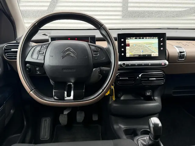 Citroën C4 Cactus 1.2 PureTech Shine 2016 Benzine 2