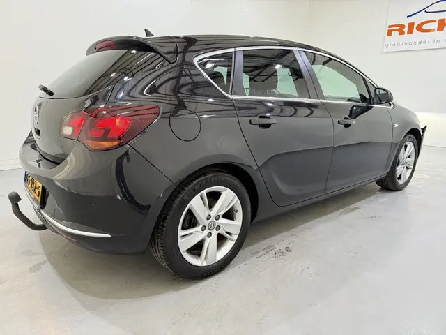 Opel Astra 5-Drs 1.6 CDTi Sport+ Navi/Clima 2015 Diesel 5