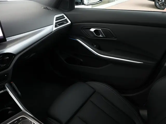 BMW 3 Serie 330e 2026 Hybride Benzine 41