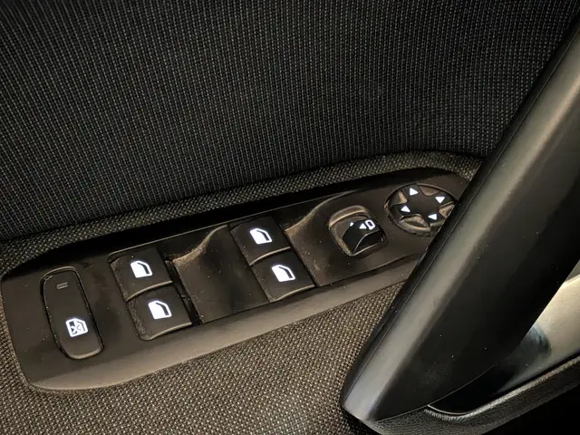 Peugeot 308 1.2 PureTech Allure 2018 Benzine 24