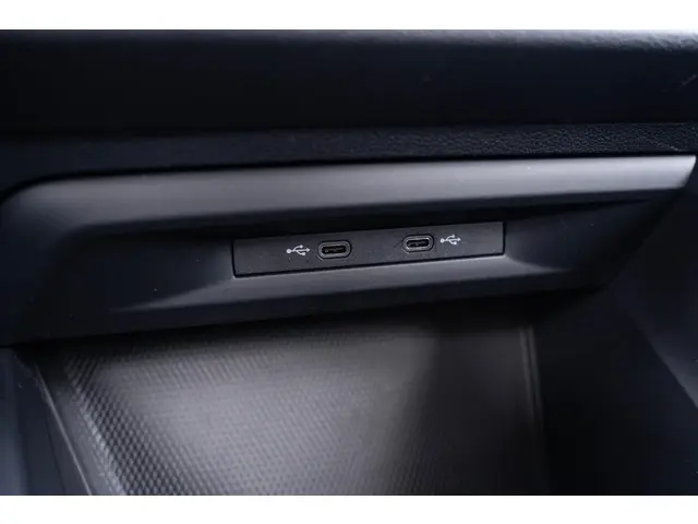 Volkswagen Golf 1.0 TSI Life 2020 Benzine 40