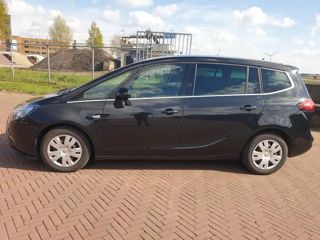 Opel Zafira Tourer 1.4 Design Edition 2013 Benzine 8