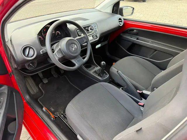 Volkswagen up! 1.0 take up! BlueMotion 2013 Benzine 6