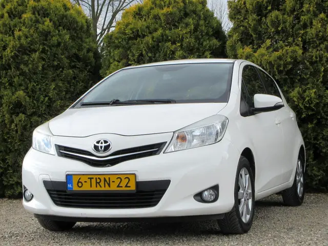 Toyota Yaris 1.3 VVT-i Comfort*Airco* 2013 Benzine 4
