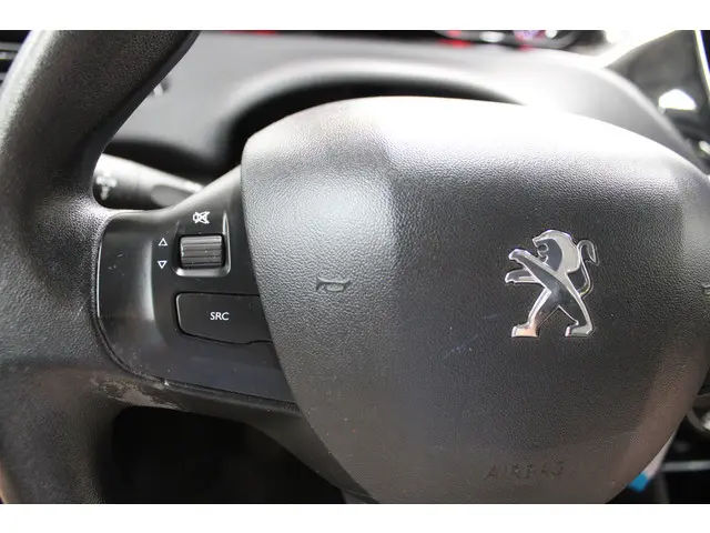 Peugeot 208 1.4 VTi Active 2012 Benzine 15