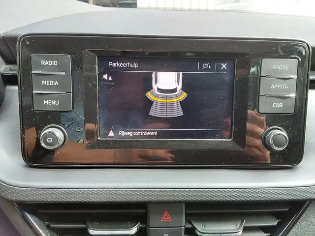 Škoda Kamiq 1.0 TSI Active 2021 Benzine 14