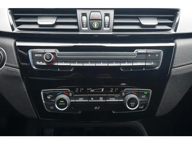 BMW X2 sDrive18i 2019 Benzine 16