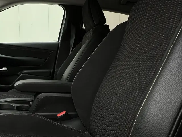 DS DS 3 PureTech 130 EAT8 Performance Line 2024 Benzine 6