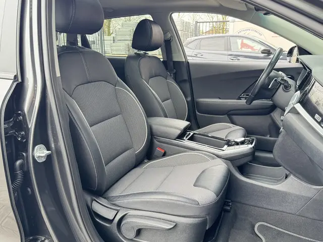 Kia e-Niro DYNAMICPLUSLINE 64 KWH 2021 Elektrisch 10
