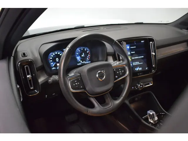 Volvo XC40 1.5 T3 163pk AUT8 Inscription 2020 Benzine 4