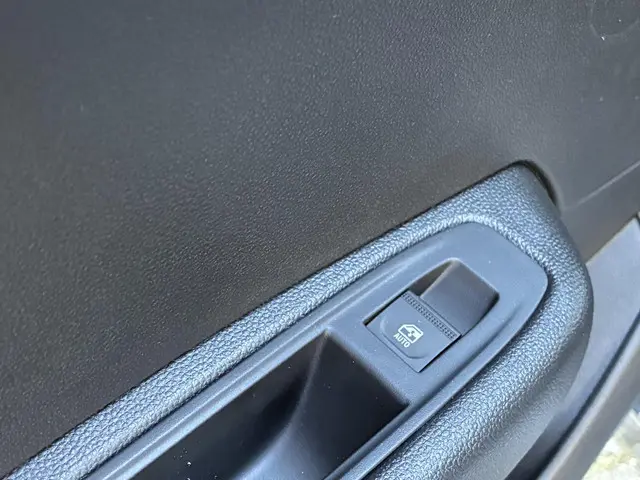 Mitsubishi Colt 1.6 HEV Intense 2026 Hybride Benzine 24