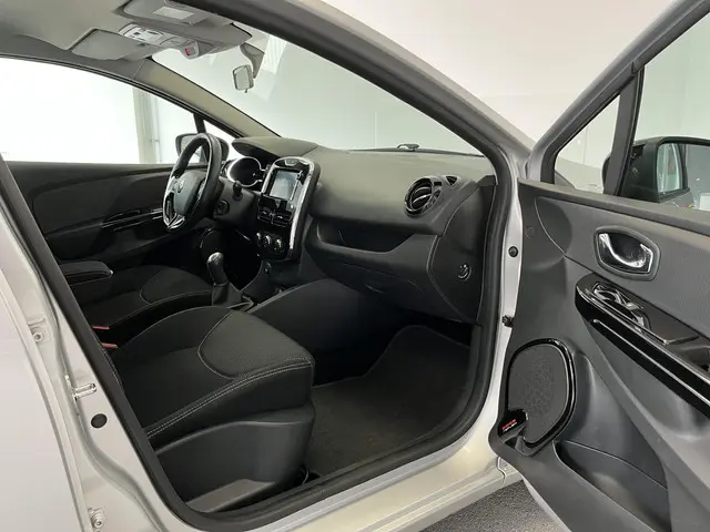 Renault Clio 0.9 TCe ECO Collection 2013 Benzine 15