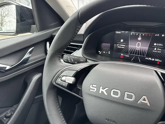 Škoda Kamiq 1.0 TSI Selection 115PK 2026 Benzine 19